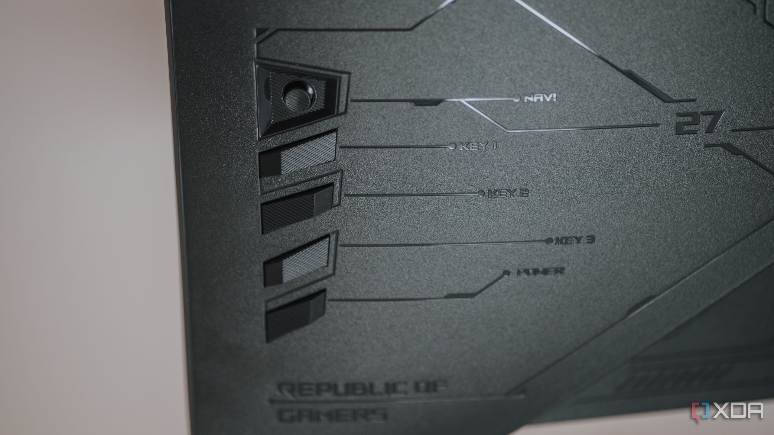 Asus ROG Strix XG27UCS gaming monitor review: Reasonably priced 4K ...