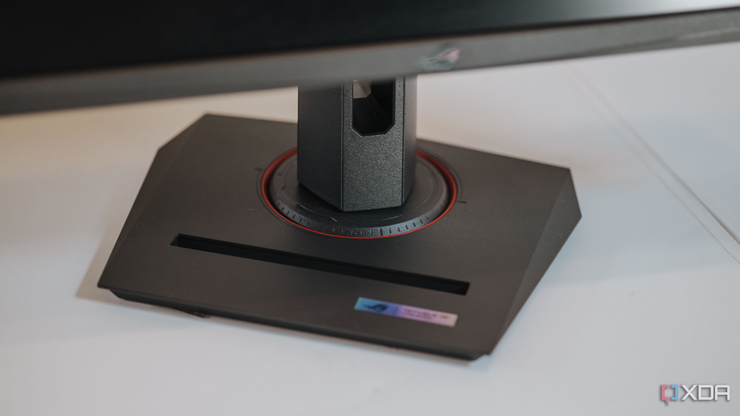 Base on Asus ROG Strix XG27UCS gaming monitor