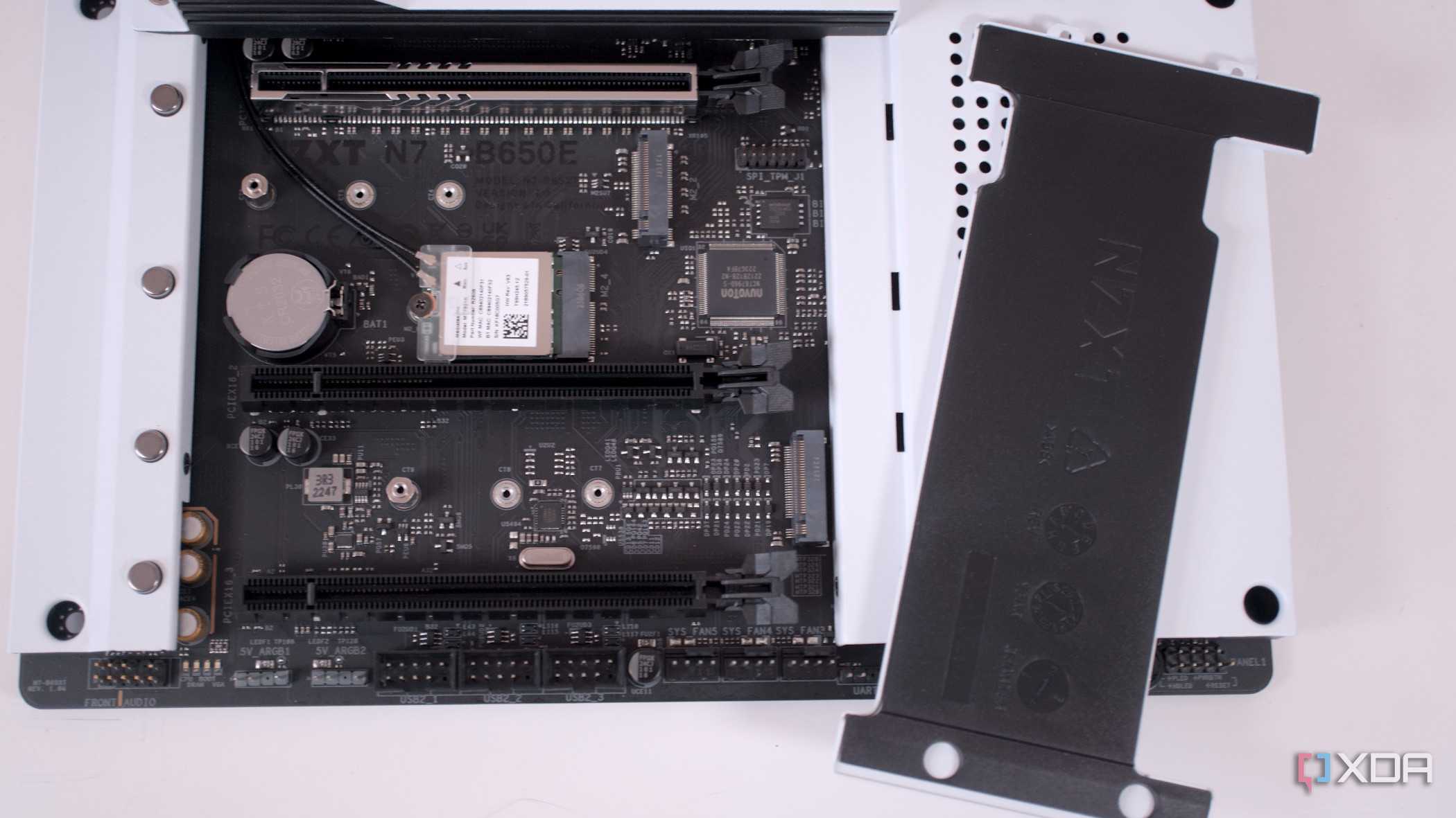 NZXT N7 B650E SSD cover removed