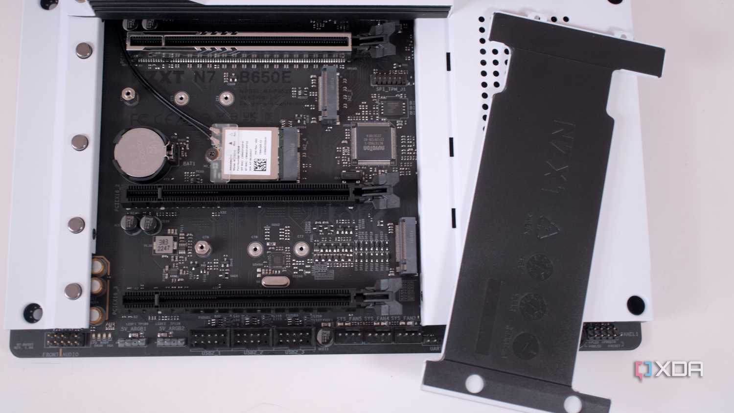 NZXT N7 B650E SSD cover removed