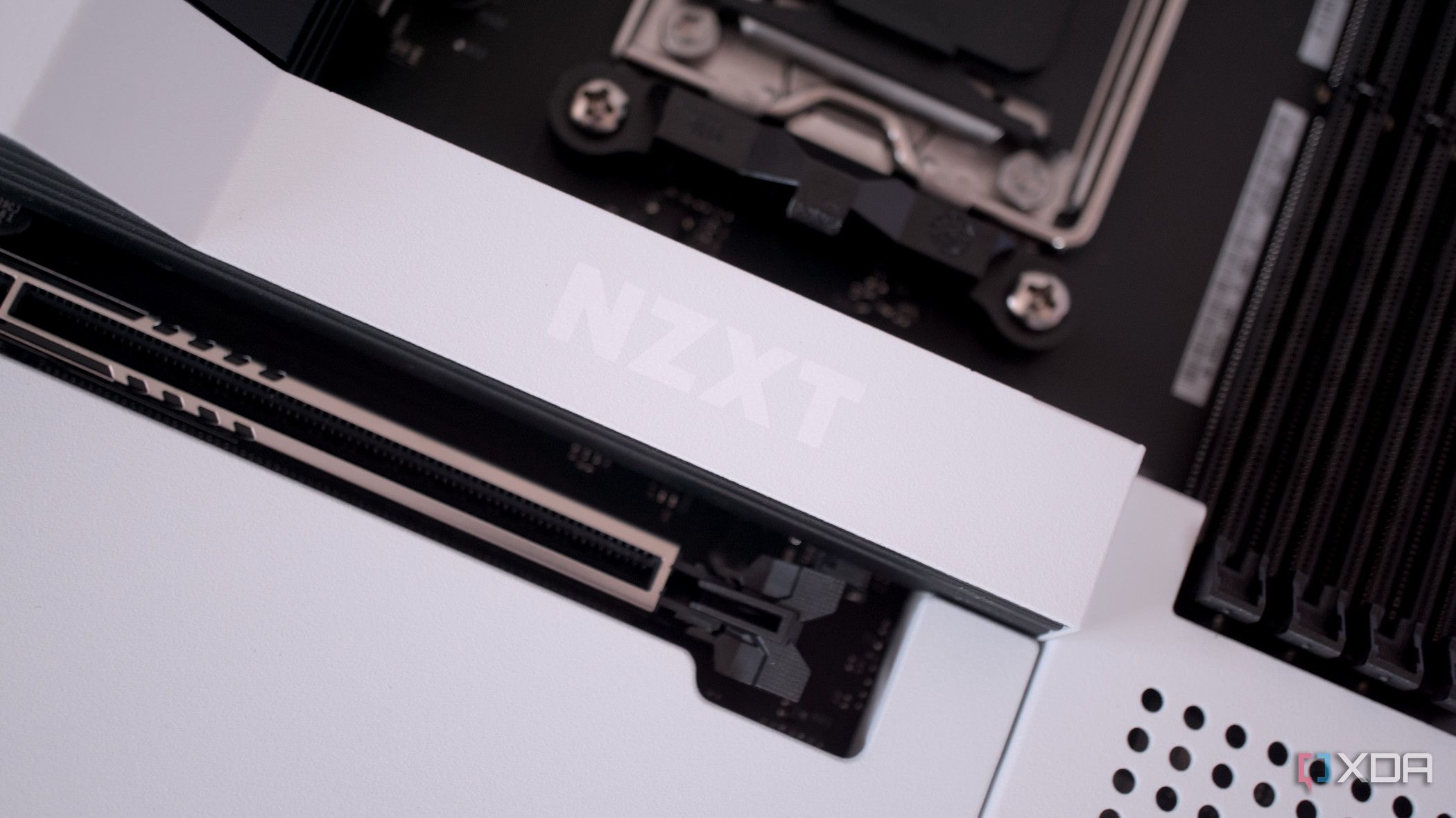 NZXT N7 B650E branding
