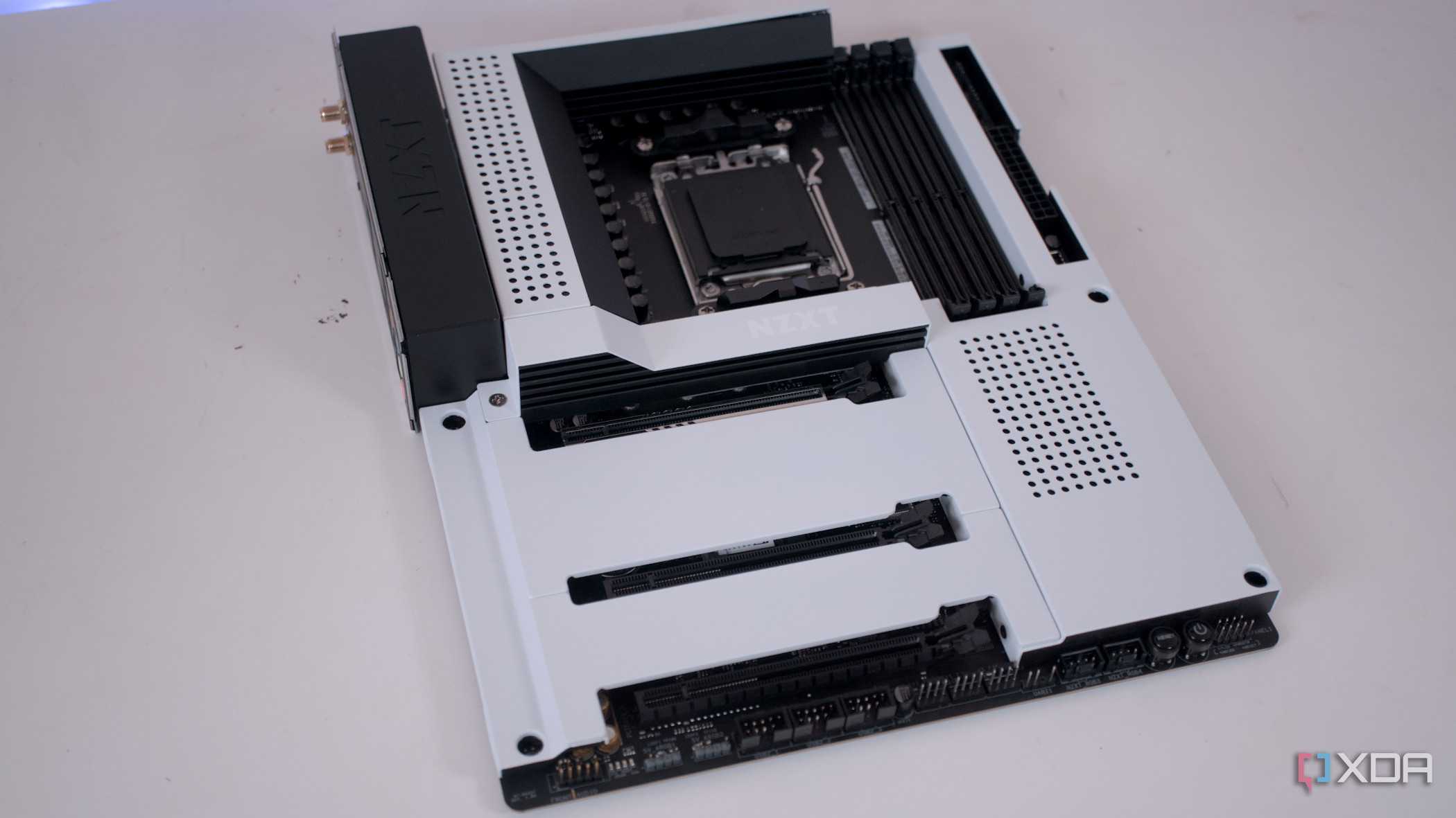 NZXT N7 B650E