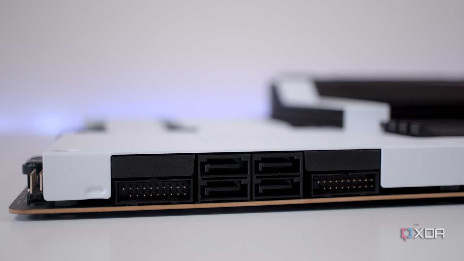 nzxt-n7-b650e-usb-sata-connectors