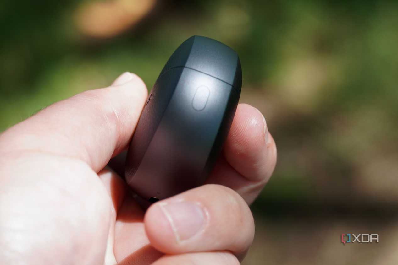 The button on the side of the OnePlus Buds Pro 3.