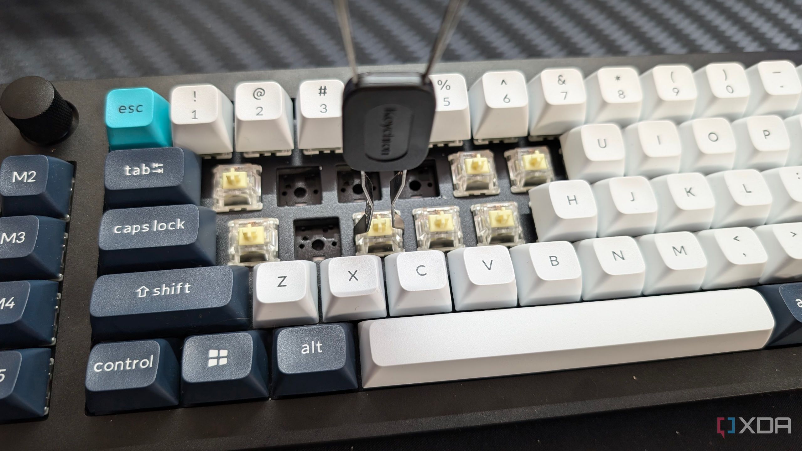 removing hot swappable switches from keychron q65 max