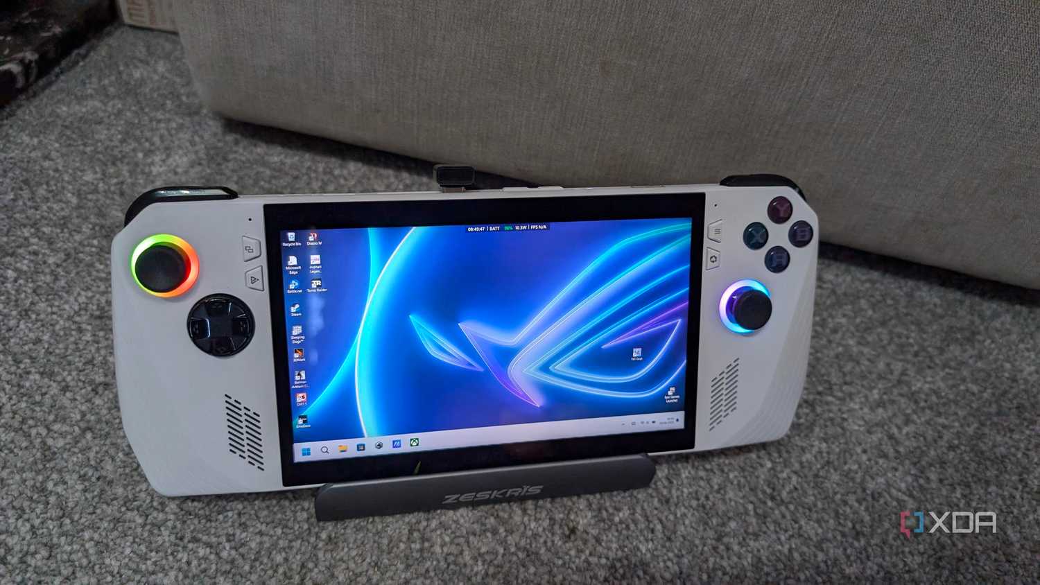 image of the rog ally showing its desktop screen