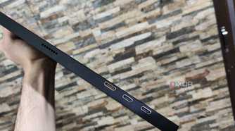 The ports on the right side of the Uperfect UGame K118 portable monitor