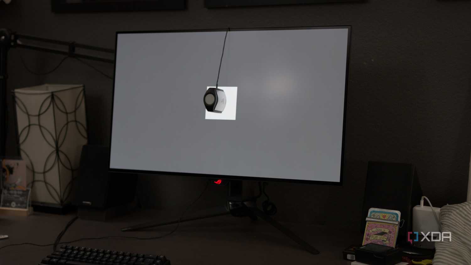 Measuring screen luminance on the ASUS ROG PG32UCDP.