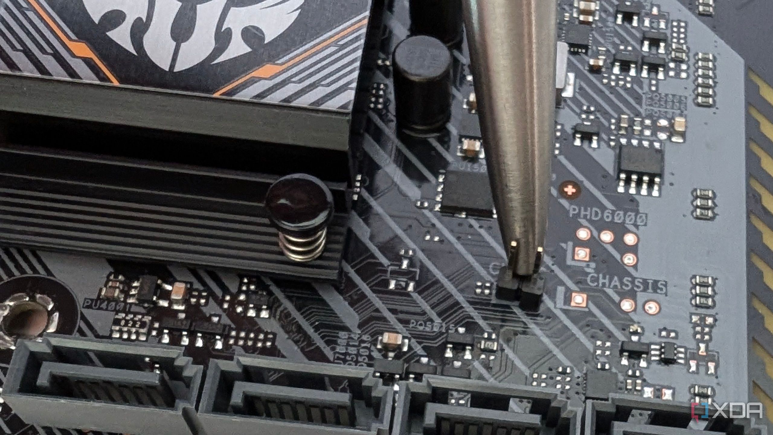 image showing the clearing of motherboard cmos by jumping clrtc pins