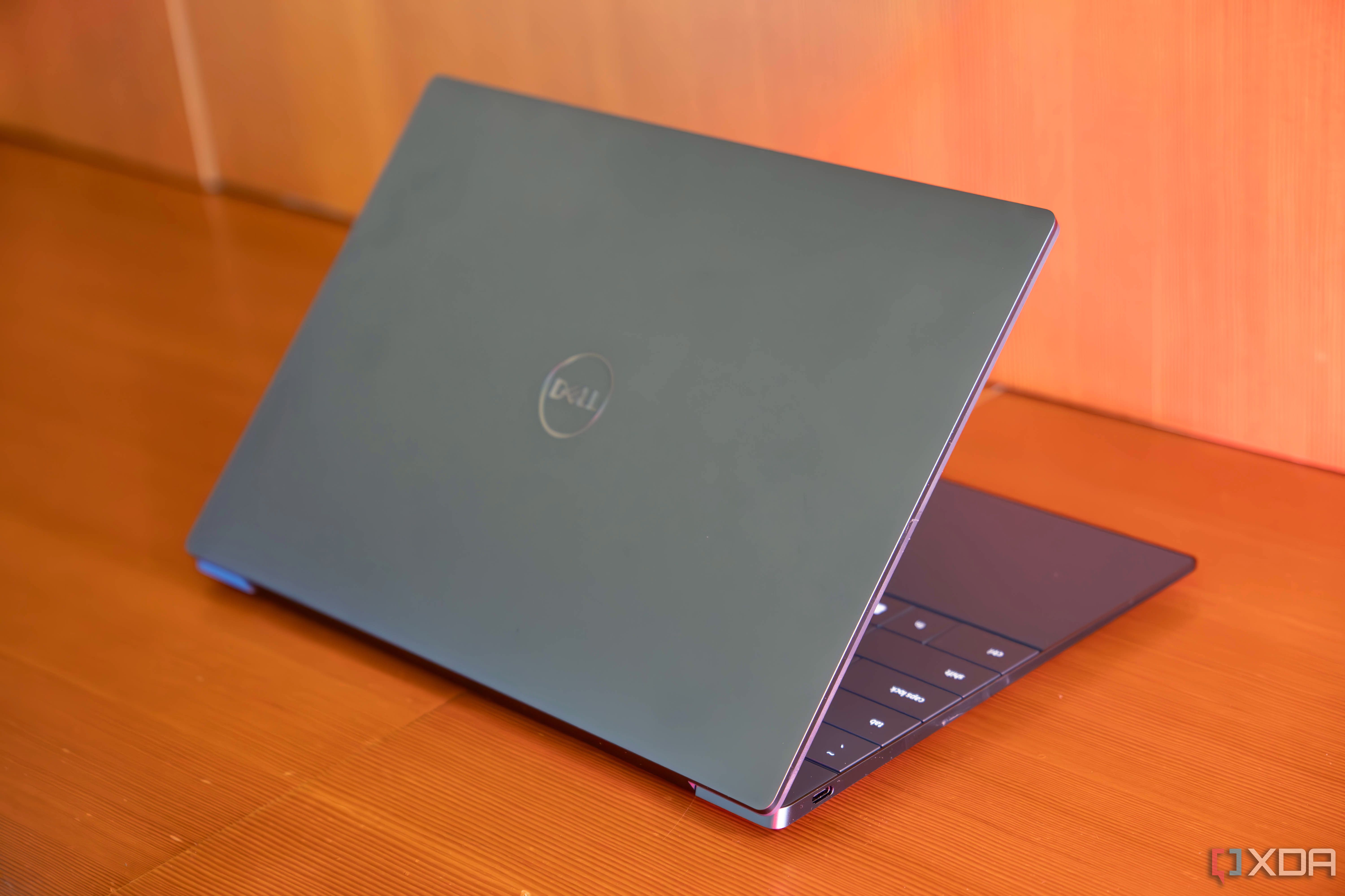 Dell XPS 13 Lunar Lake-13