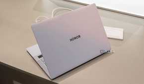 Angled rear view of the Honor MagicBook Art 14