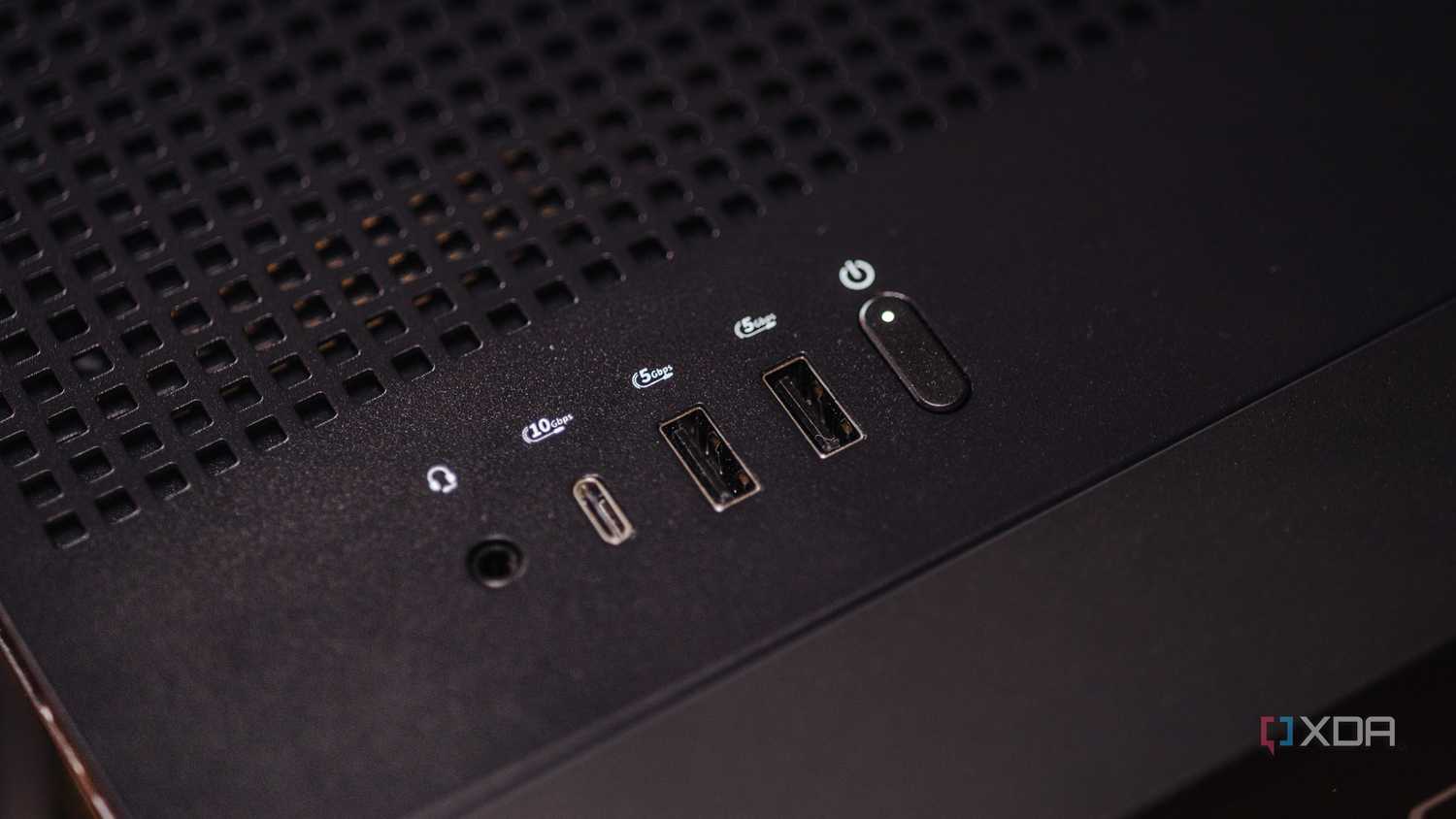 Inputs and power button on HP Omen 35L case
