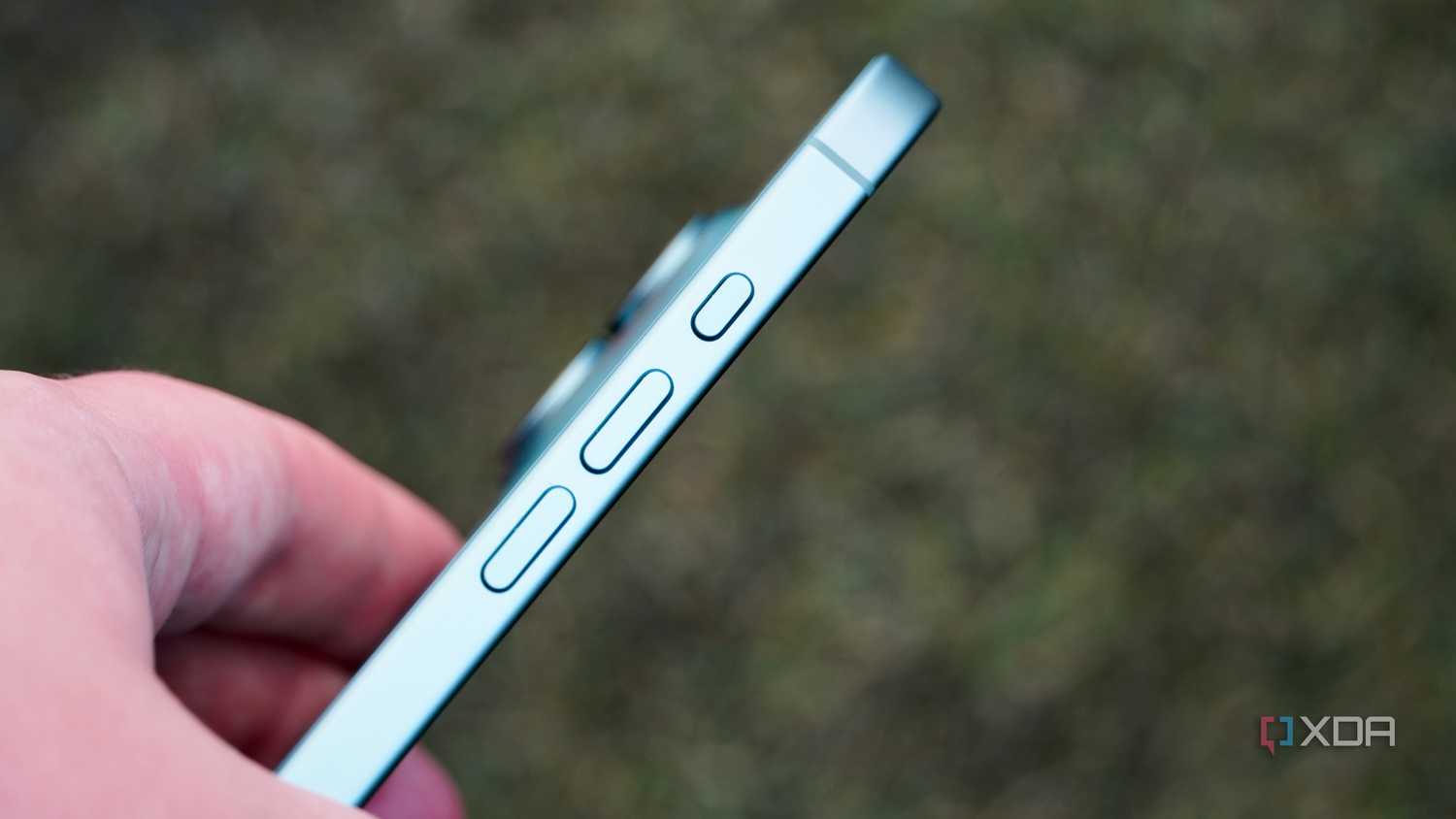 The buttons on the left side of the iPhone 16.