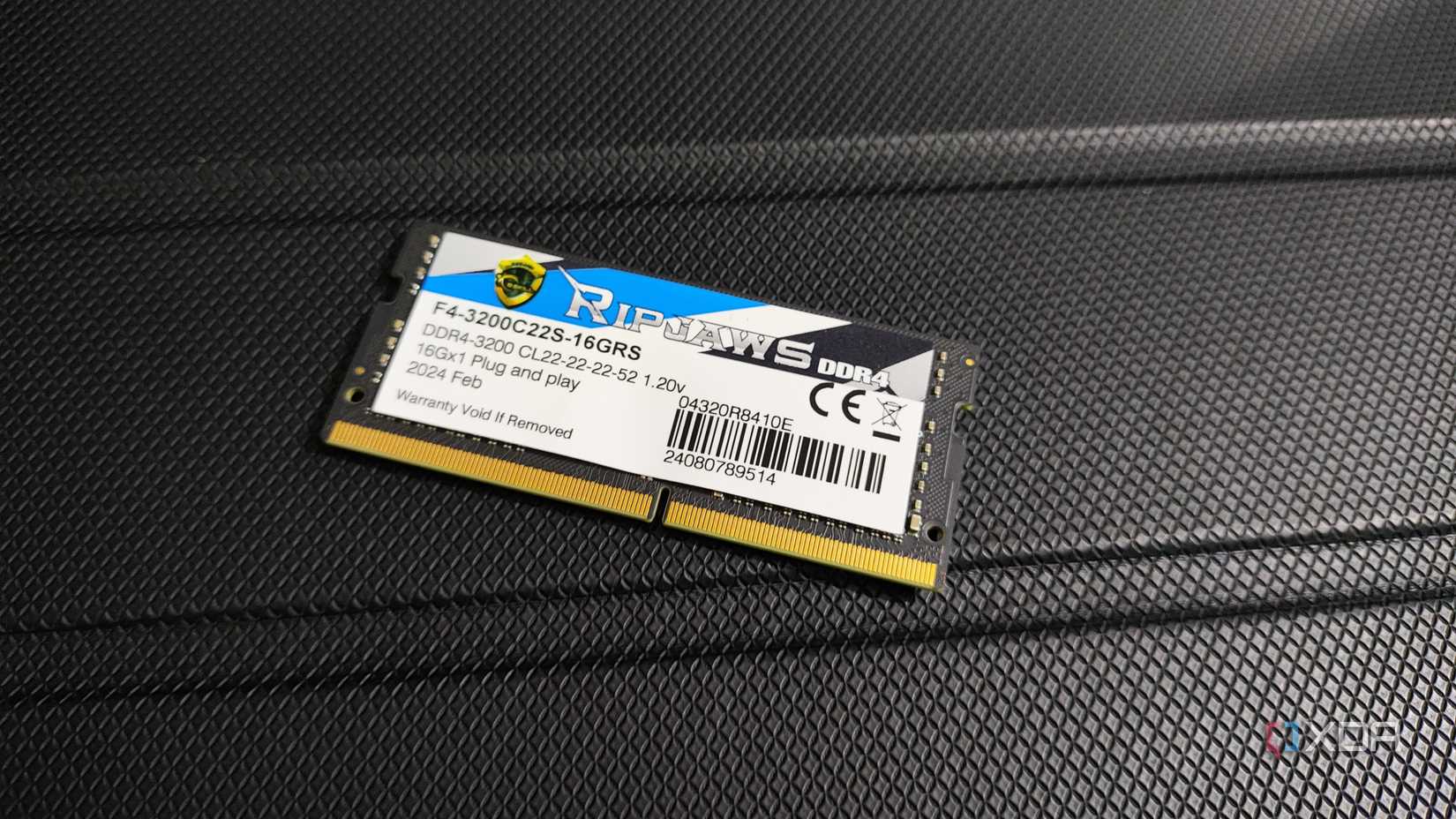 Un módulo de memoria SODIMM RipJaws de 16 GB