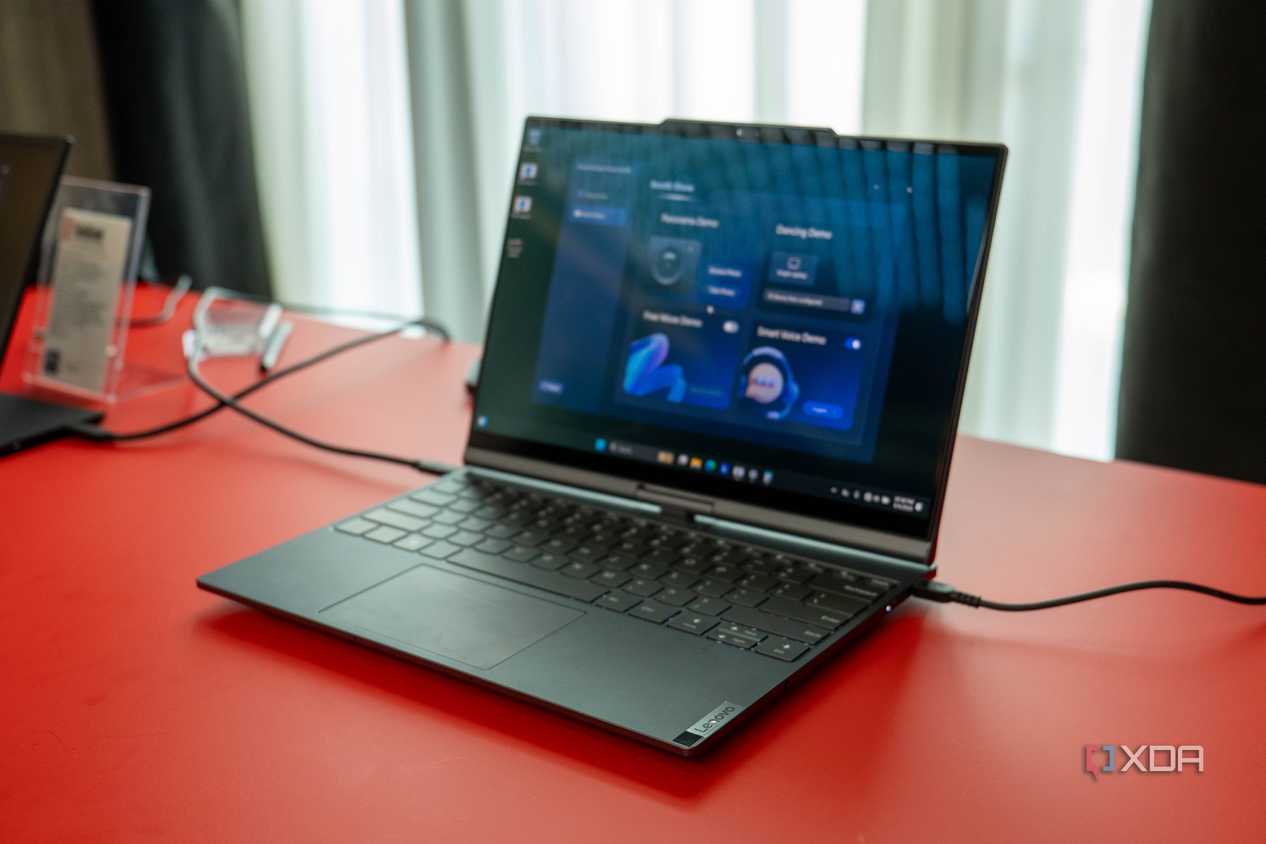 Lenovo Auto Twist AI PC-1