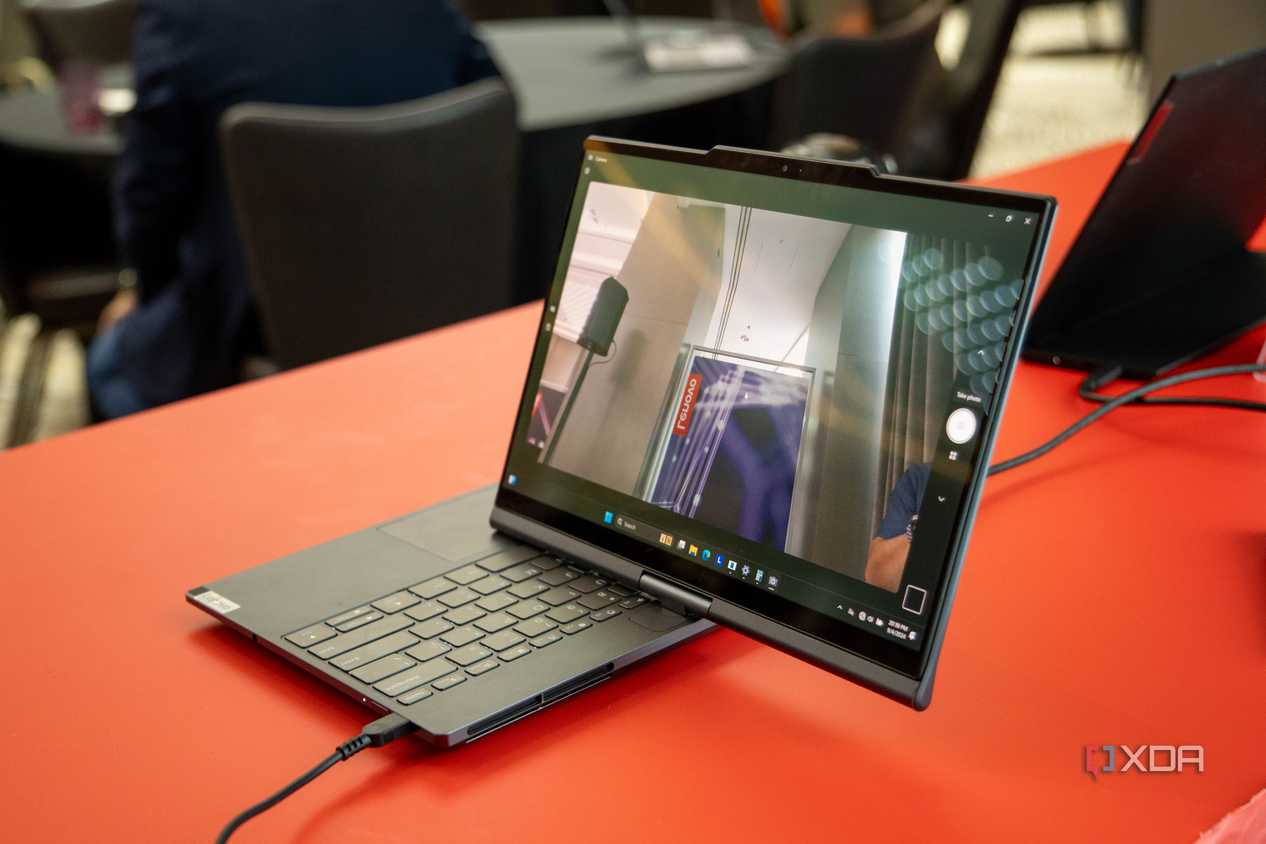 Lenovo Auto Twist AI PC-3