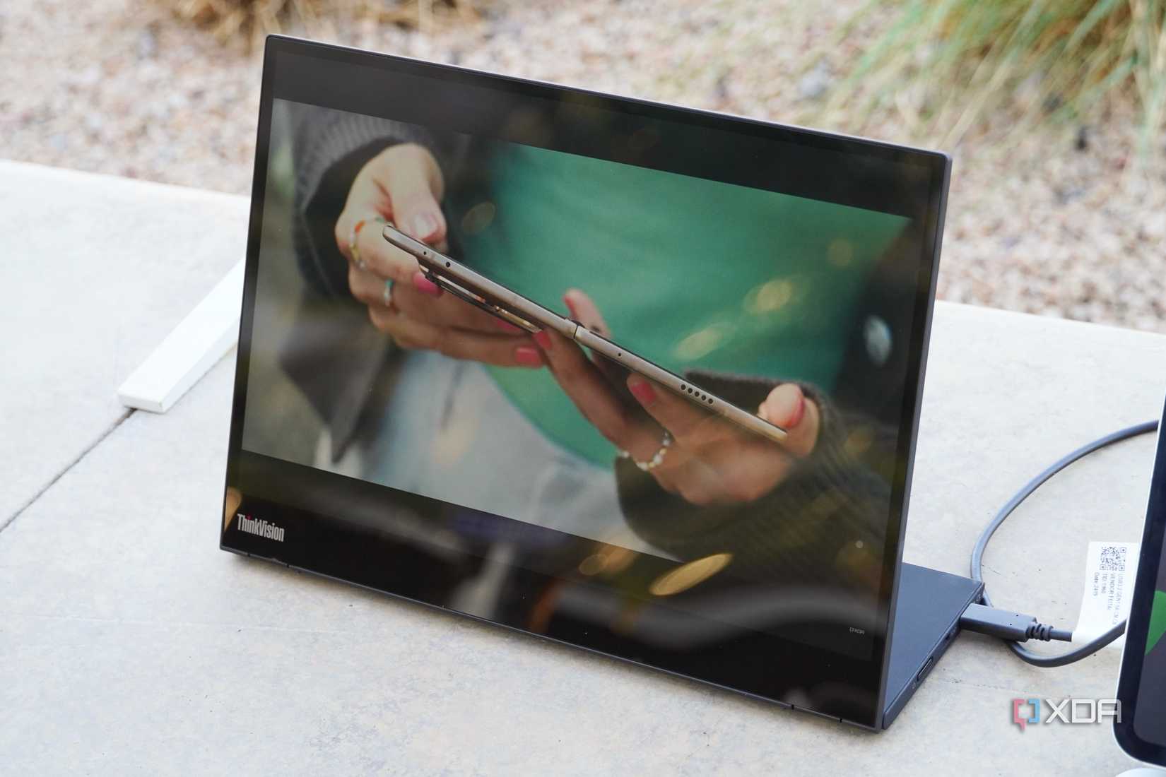 Lenovo ThinkVision M14t review: The only touchscreen portable monitor ...