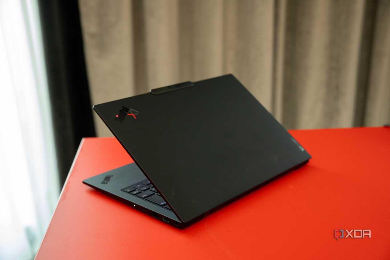 Lenovo ThinkPad X1 Carbon Gen 13 Aura Edition-10