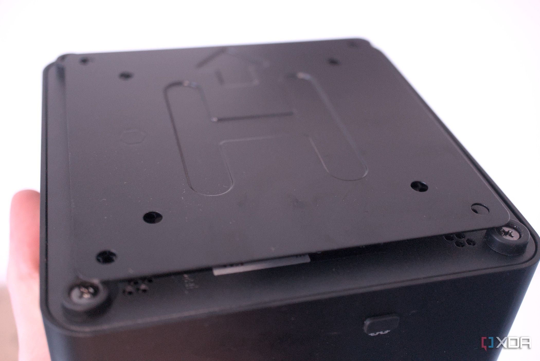 Installing MSI Cubi NUC 1M bracket