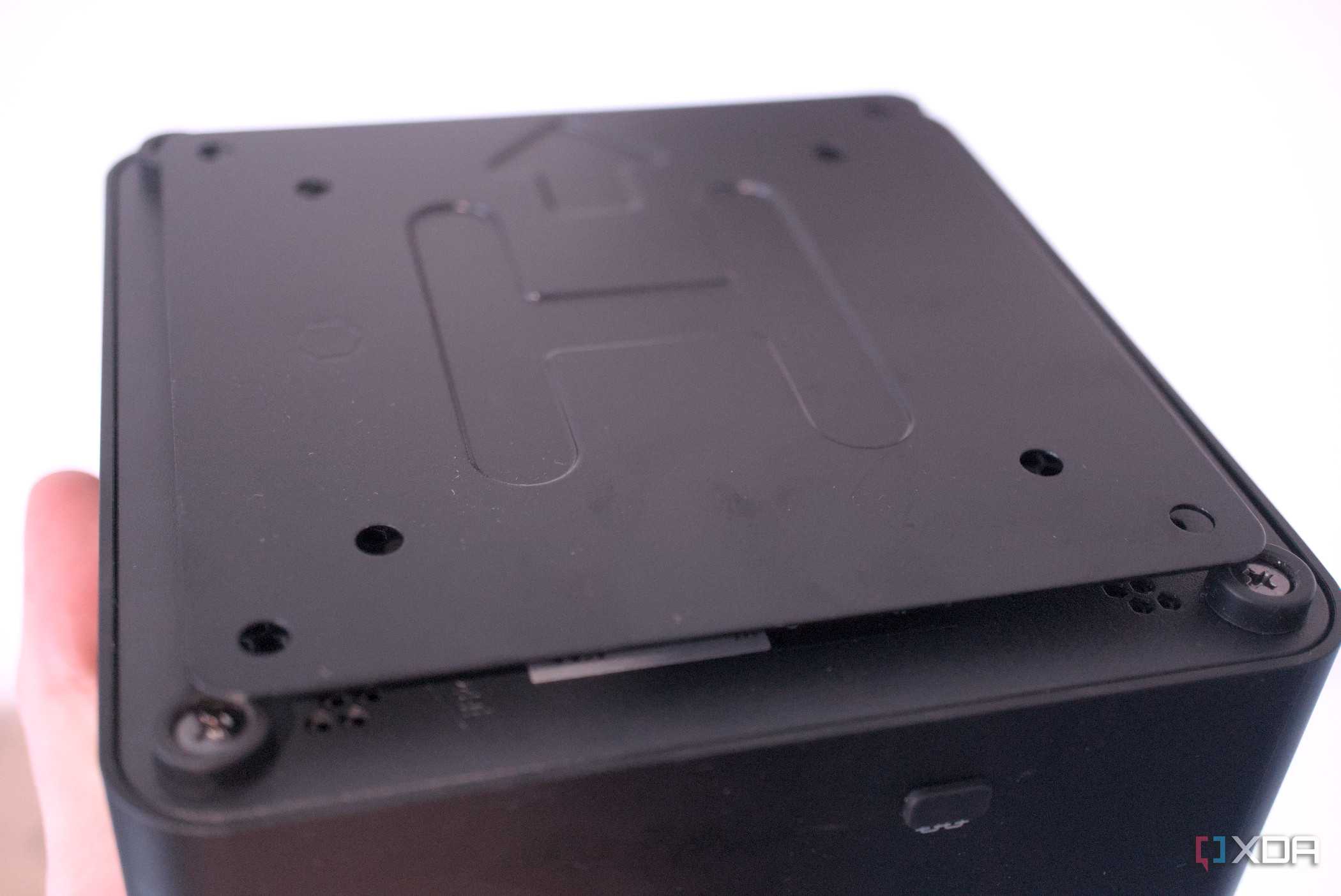 Installing MSI Cubi NUC 1M bracket