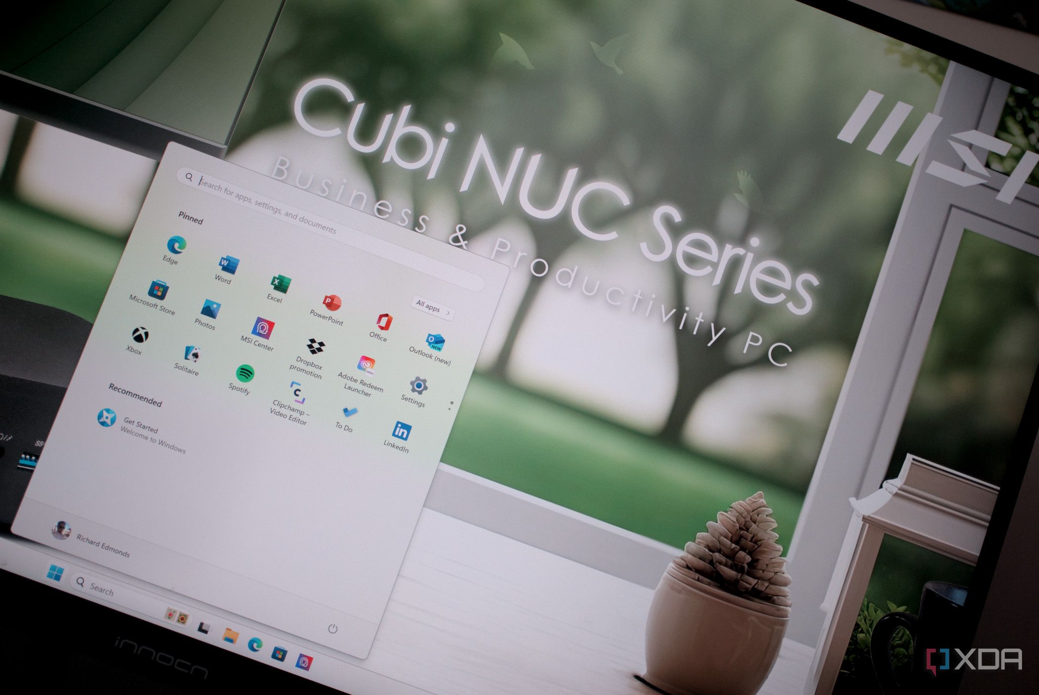 MSI Cubi NUC 1M running Windows