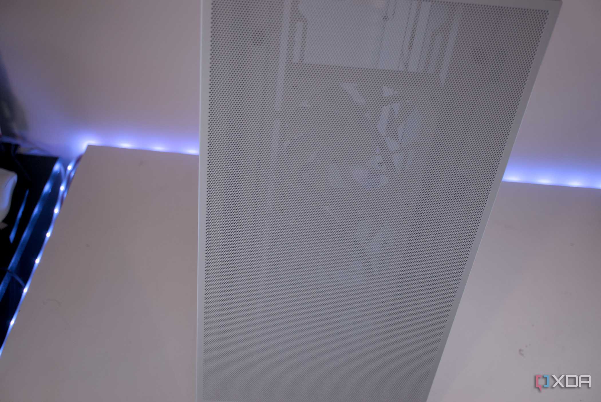 NZXT H7 Flow (2024) front panel