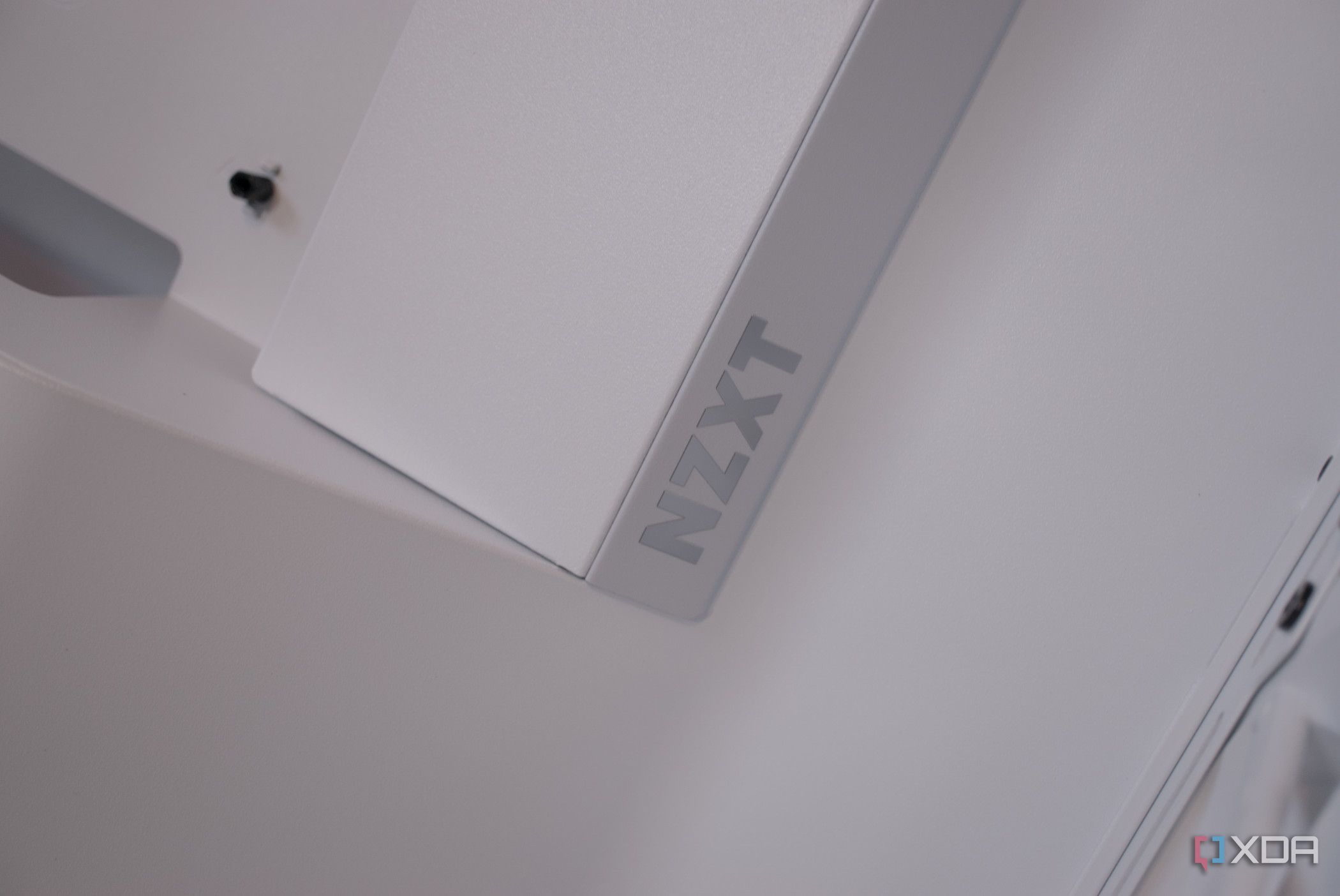NZXT H7 Flow (2024) branding