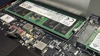 razer blade 14 internals showing the ram and m.2 slot