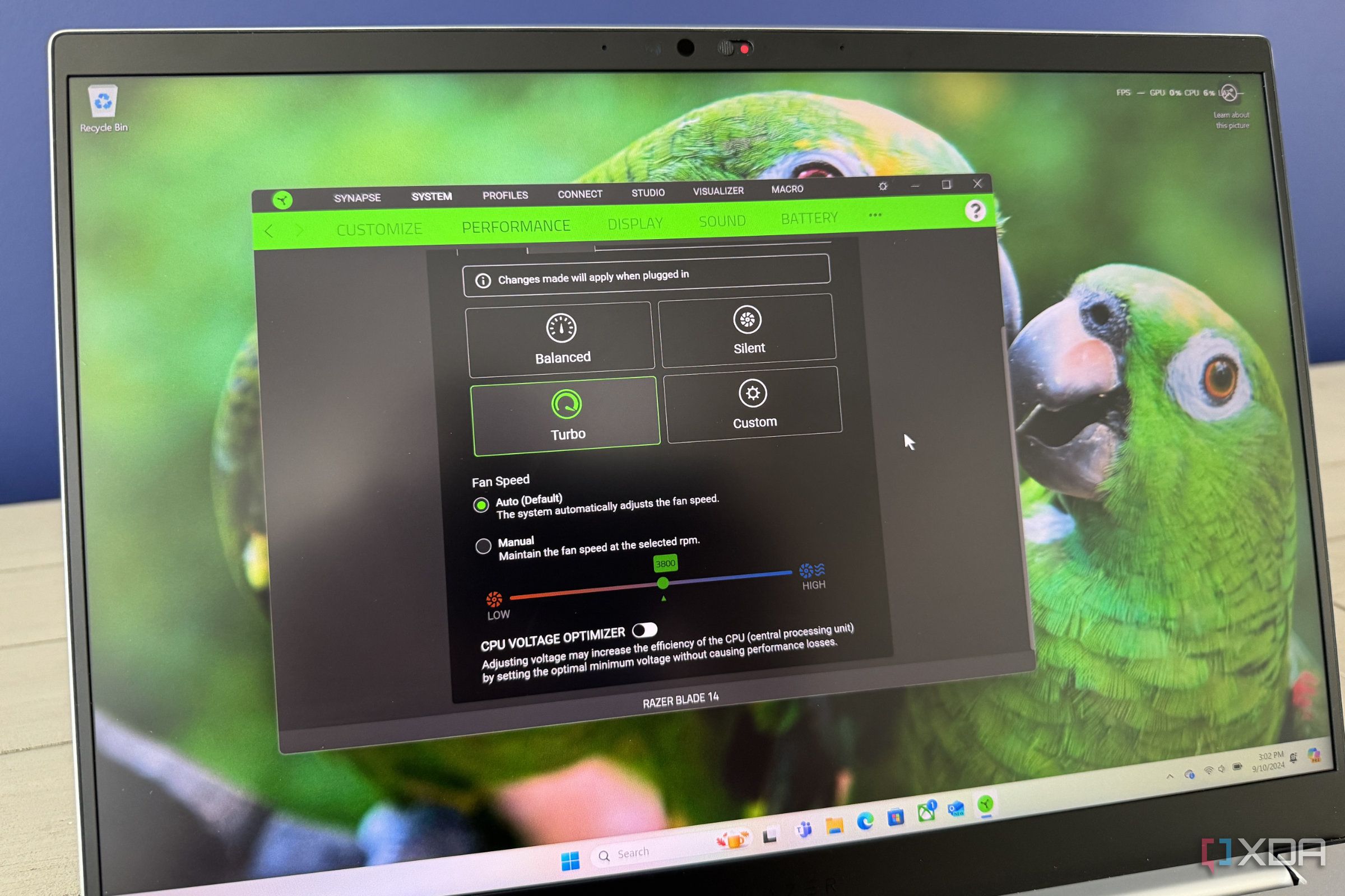 razer blade 14 with synapse open on screen