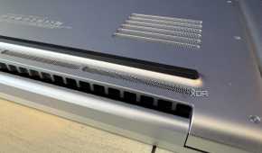 razer blade 18 upside down showing the cooling vents
