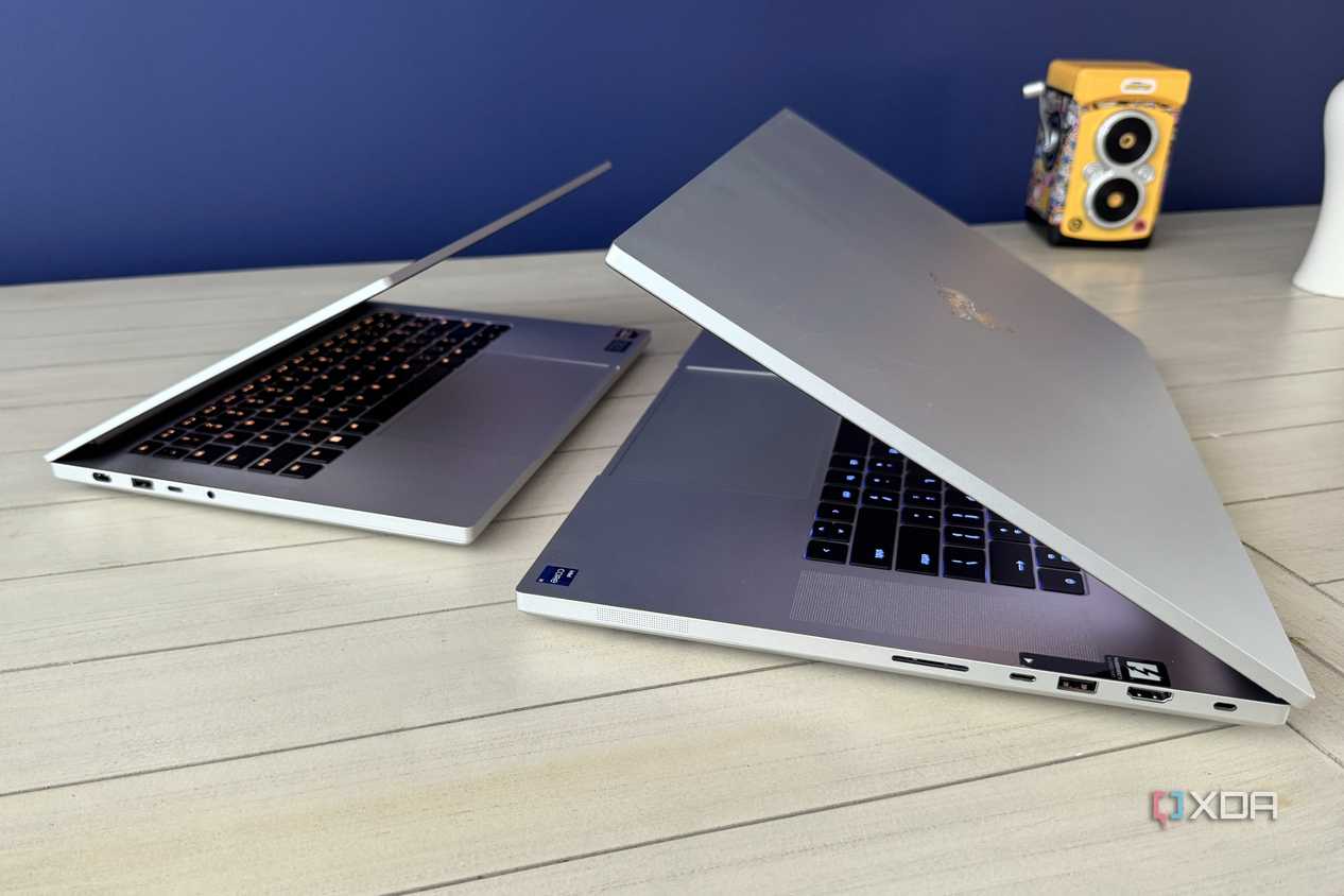 razer blade 14 and 18 partly opened