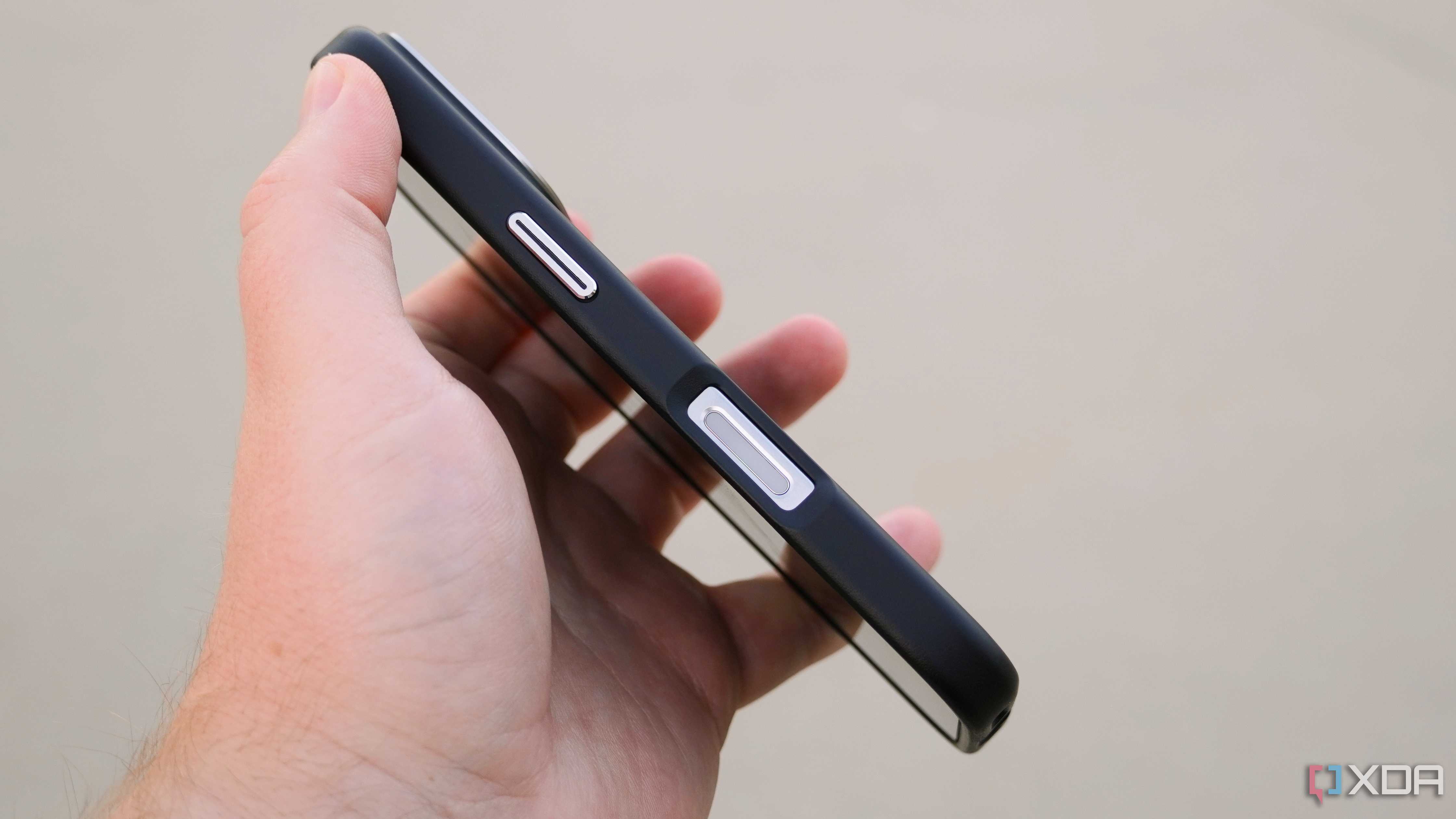 The side of the Spigen Enzo Aramid case.