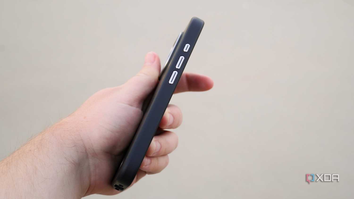 The side of the Spigen Enzo Aramid case.