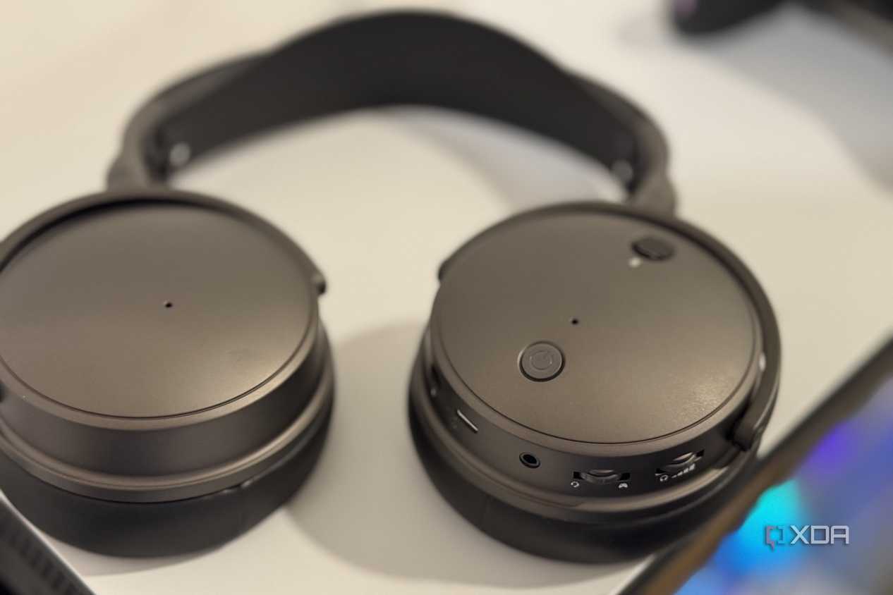 audeze maxwell laid flat on top of a pc chassis