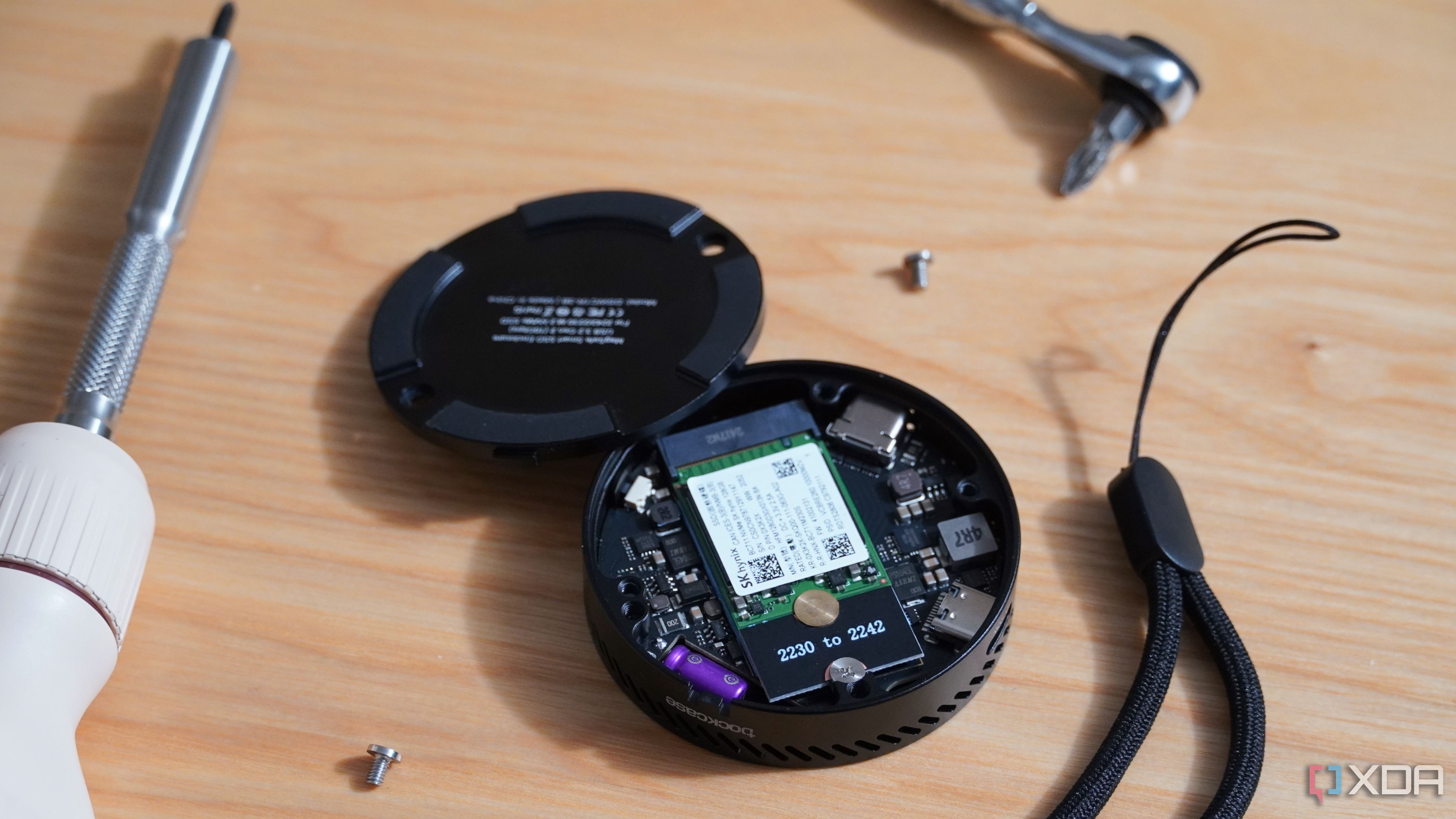 The internals of the Dockcase MagSafe SSD Enclosure.