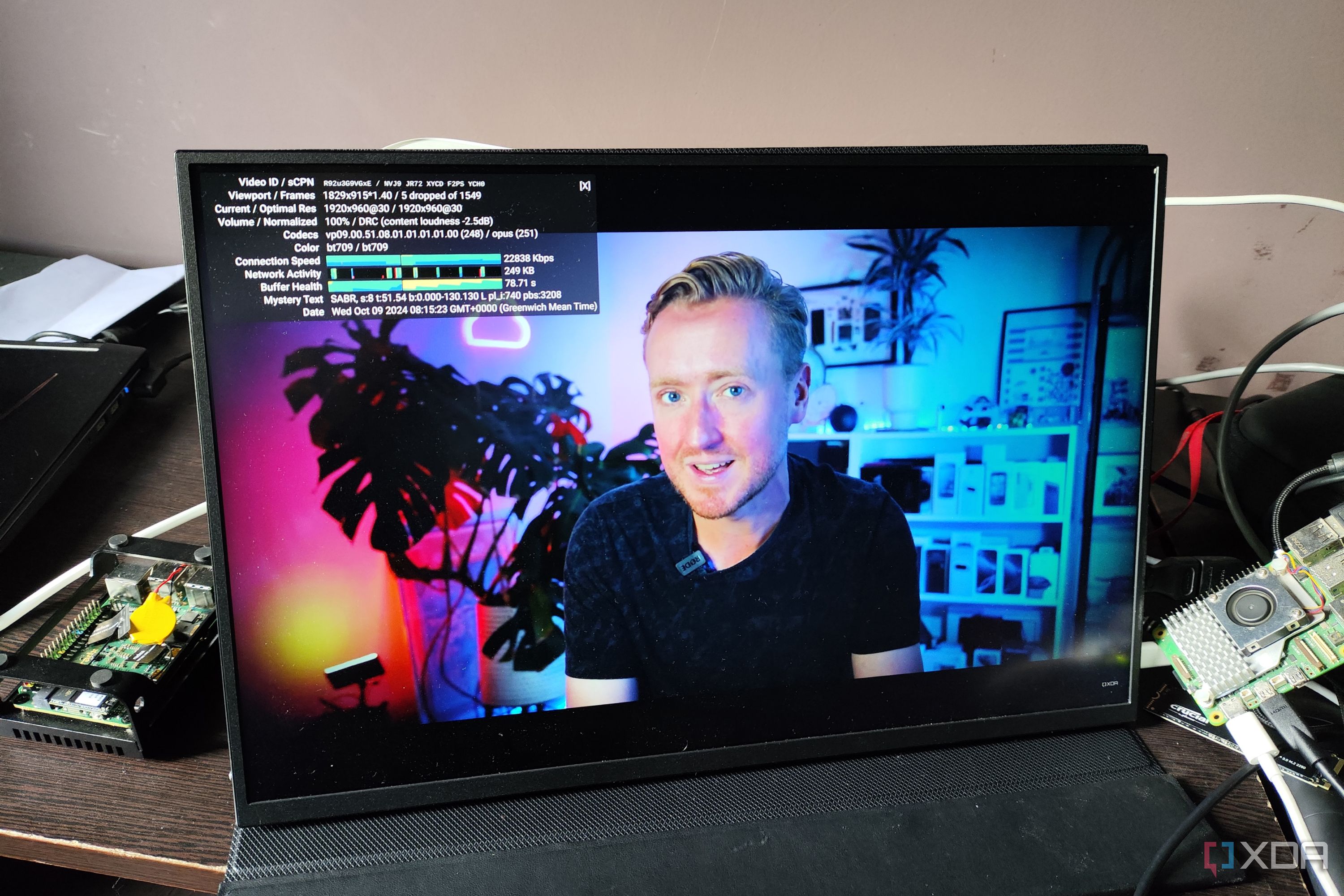 Streaming a YouTube video on FydeOS