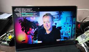 Streaming a YouTube video on FydeOS
