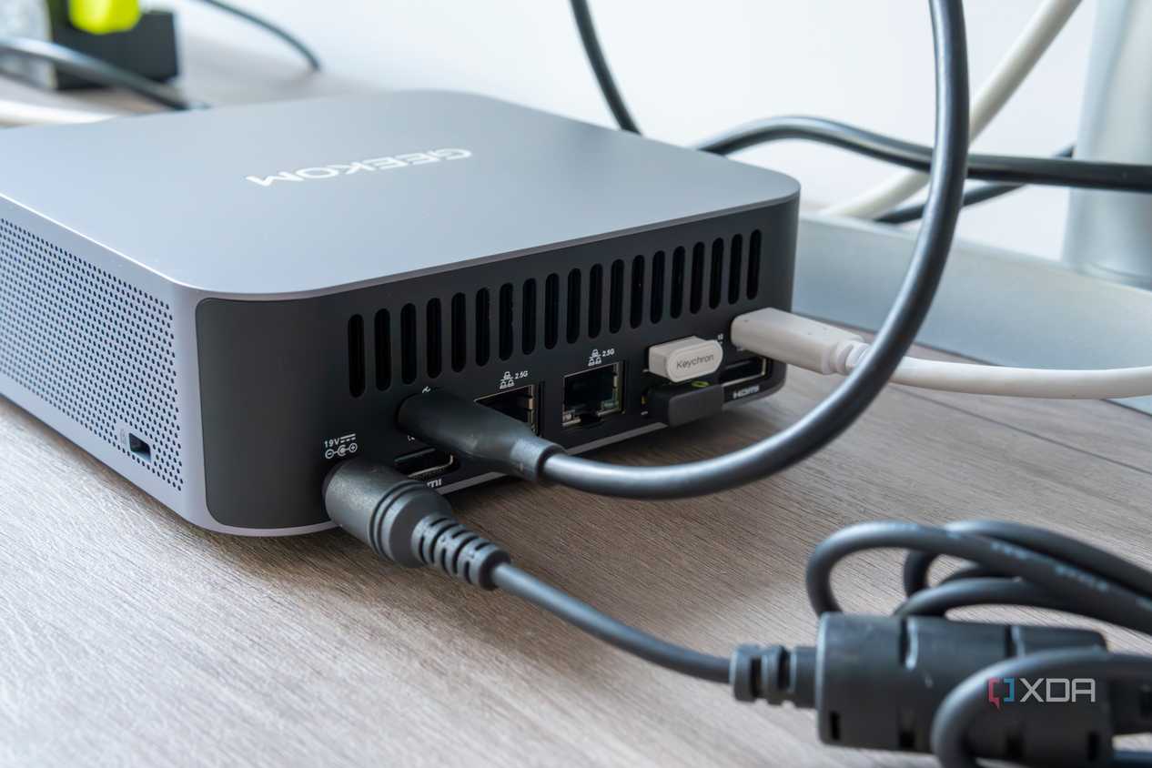 Geekom GT1 Mega-14