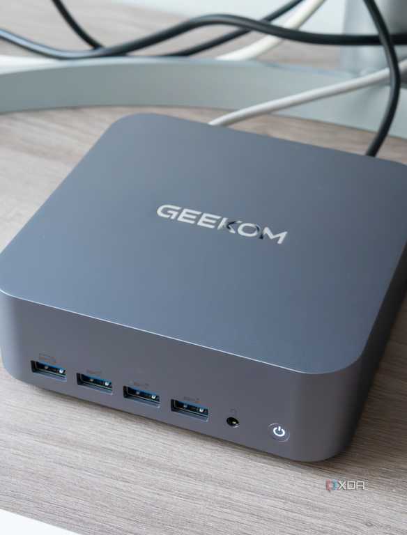 I built a high-availability server cluster using Proxmox and two cheap ...