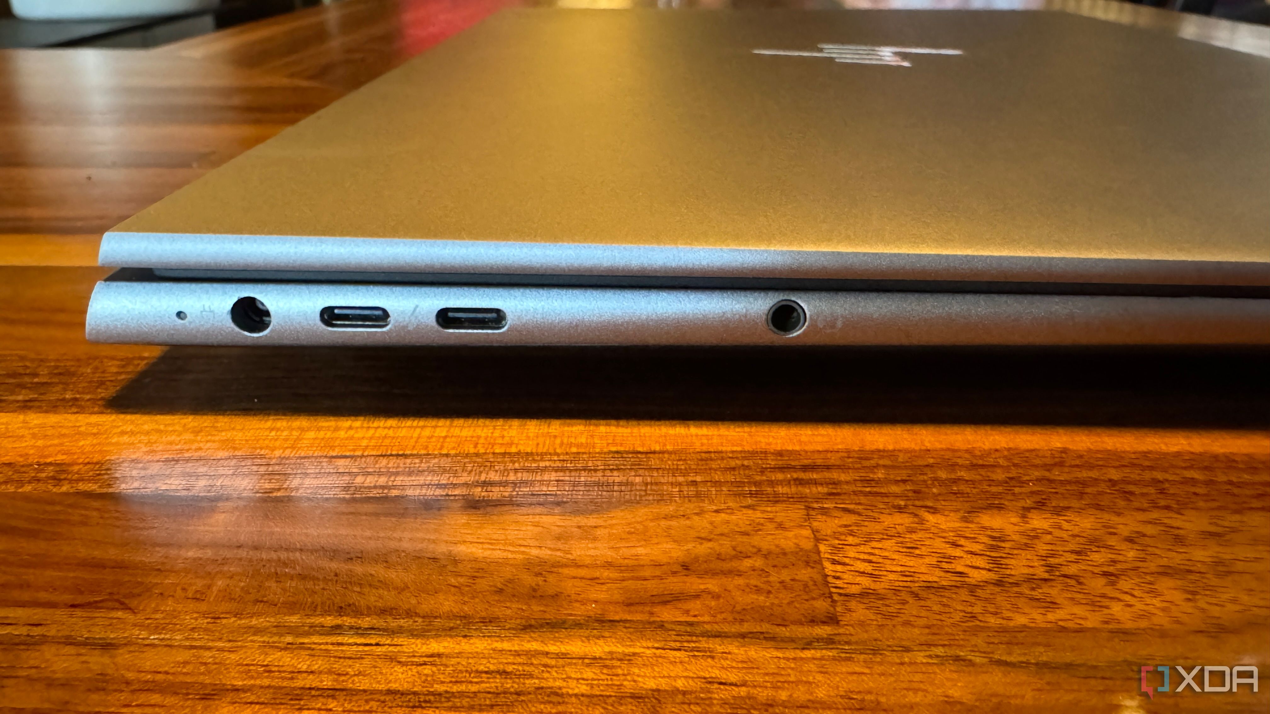 HP ZBook Studio G11 left side pots