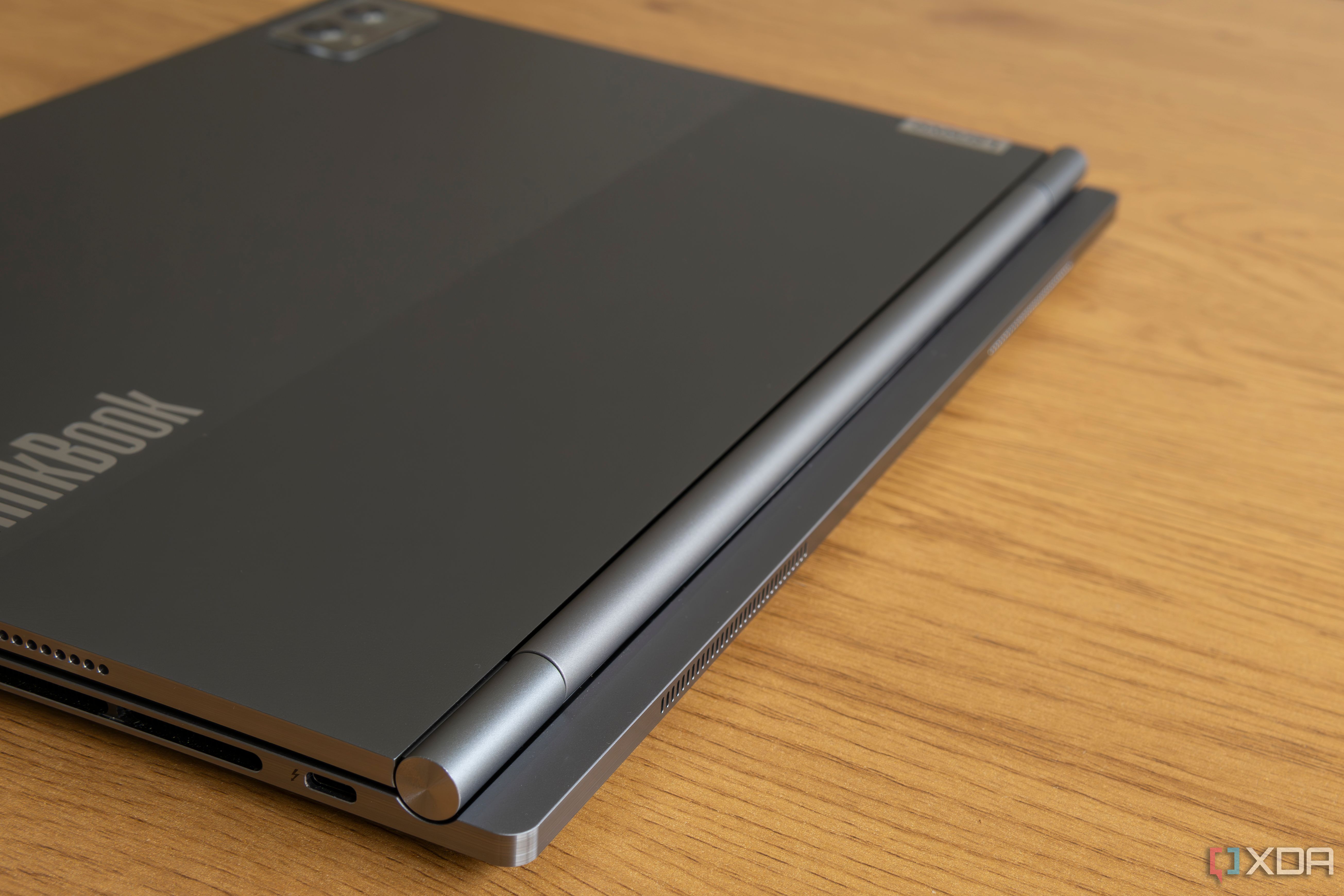 Close-up of thew hinge on the Lenovo ThinkBook Plus Gen 5 Hybrid with the lid closed