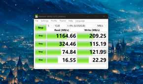 CrystalDiskMark running on an iSCSI drive in TrueNAS Core