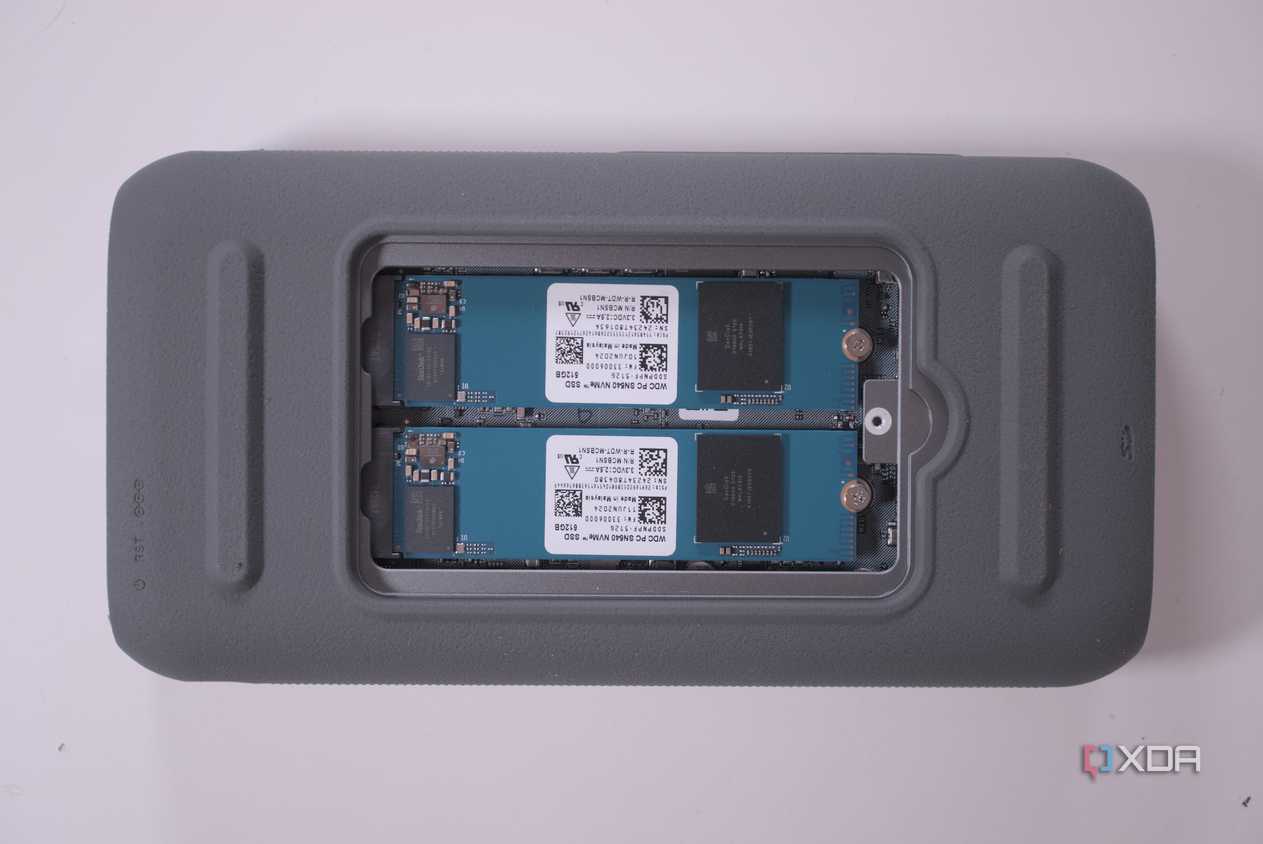 SSDs installed inside the UnifyDrive UT2