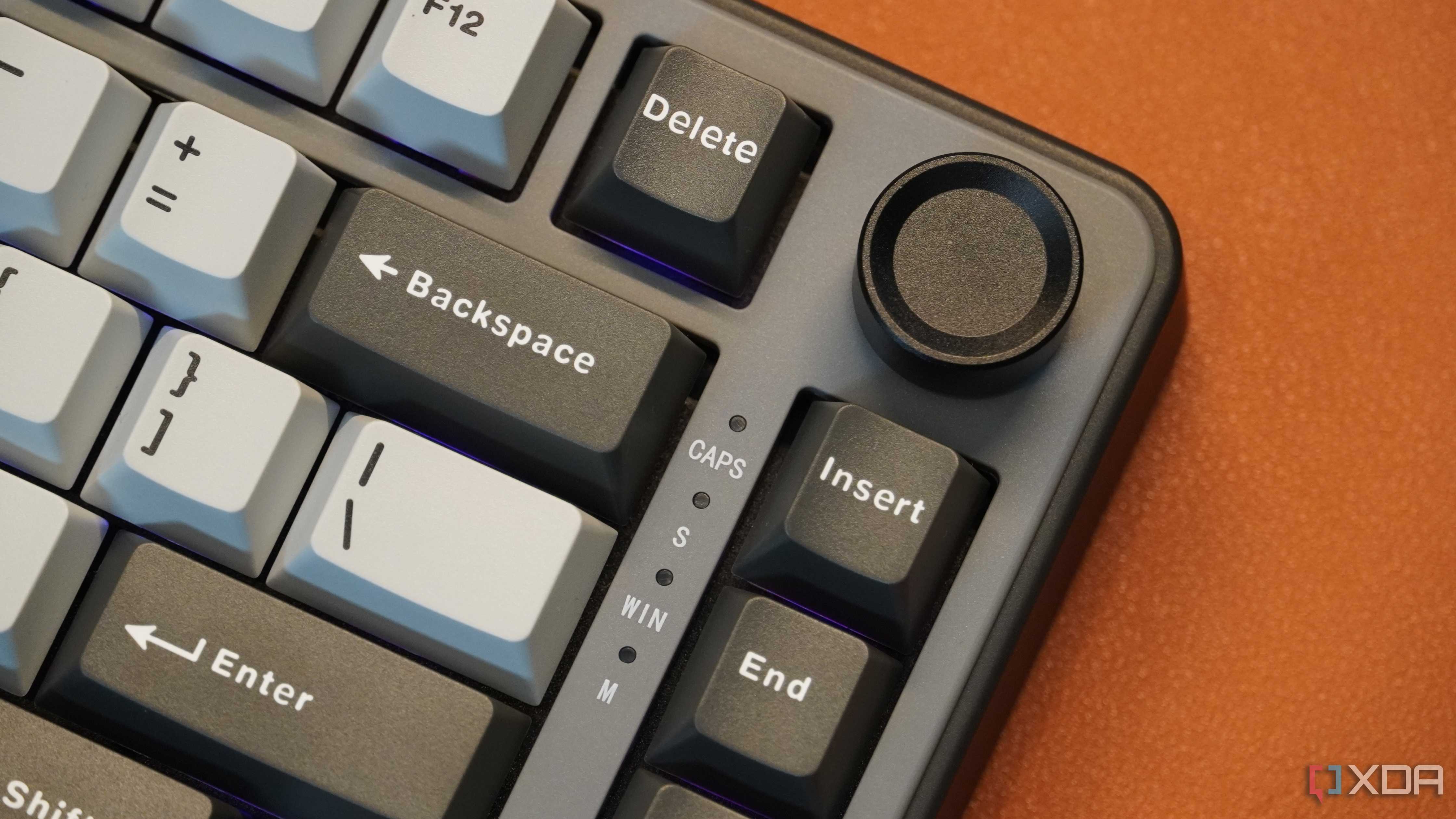 The knob on the Yunzii RT75.