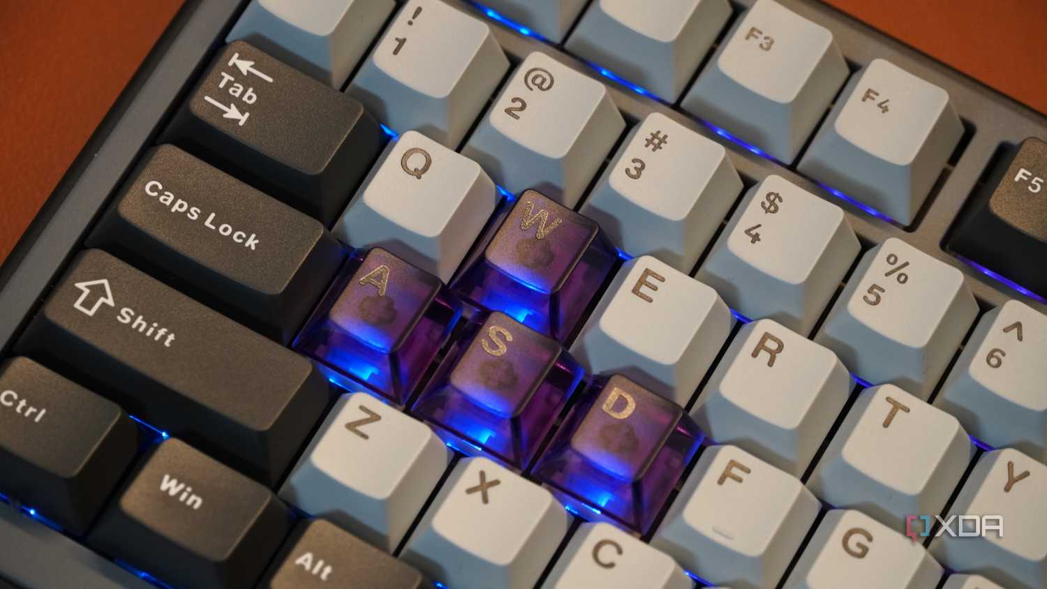 The lit-up WASD keys on the Yunzii RT75.