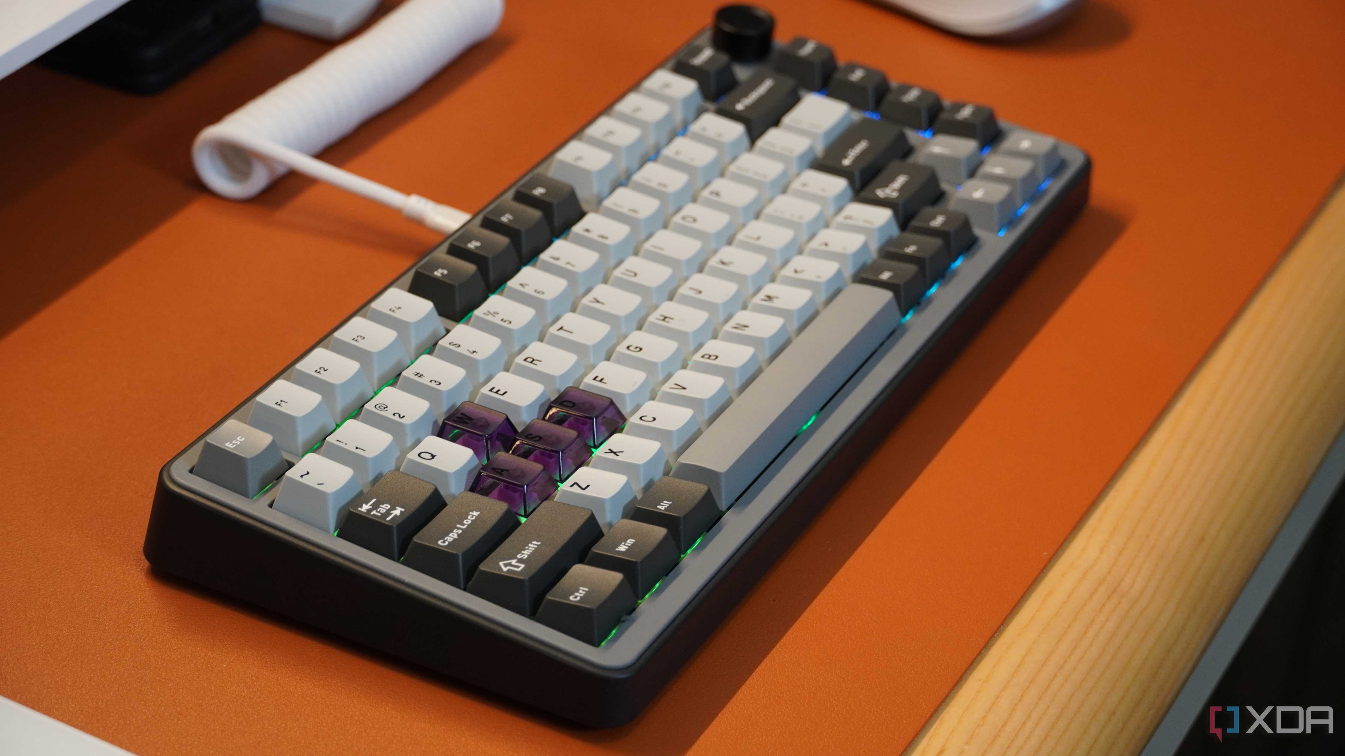 An angled view of the Yunzii RT75.