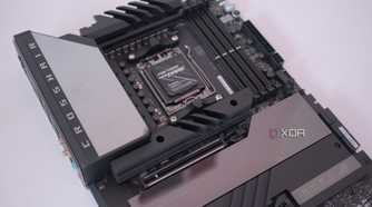 ASUS ROG Crosshair X670E Hero angle
