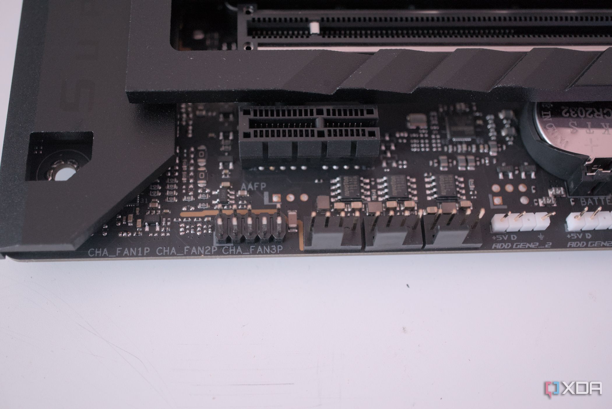ASUS ROG Crosshair X670E Hero headers