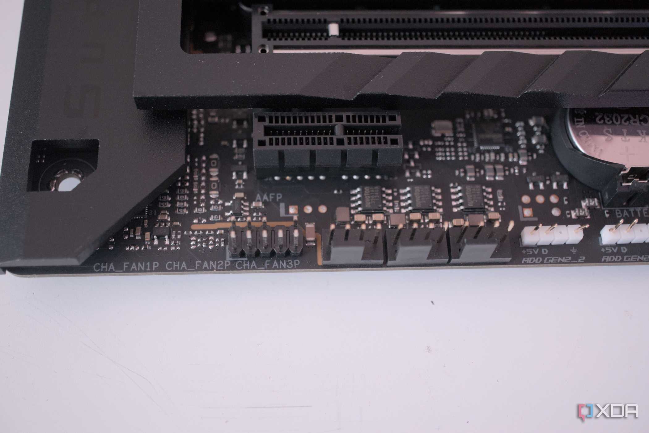 ASUS ROG Crosshair X670E Hero headers