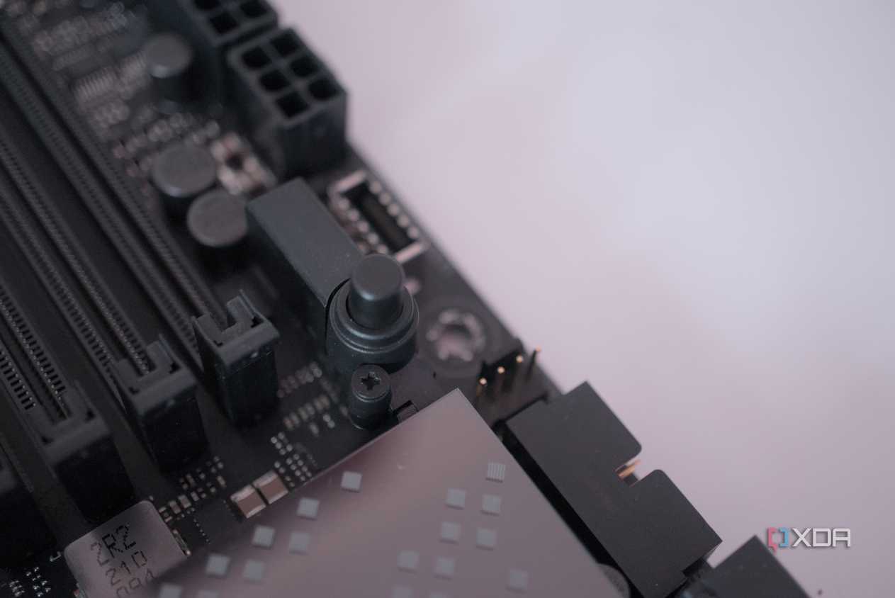 ASUS ROG Crosshair X670E Hero GPU release